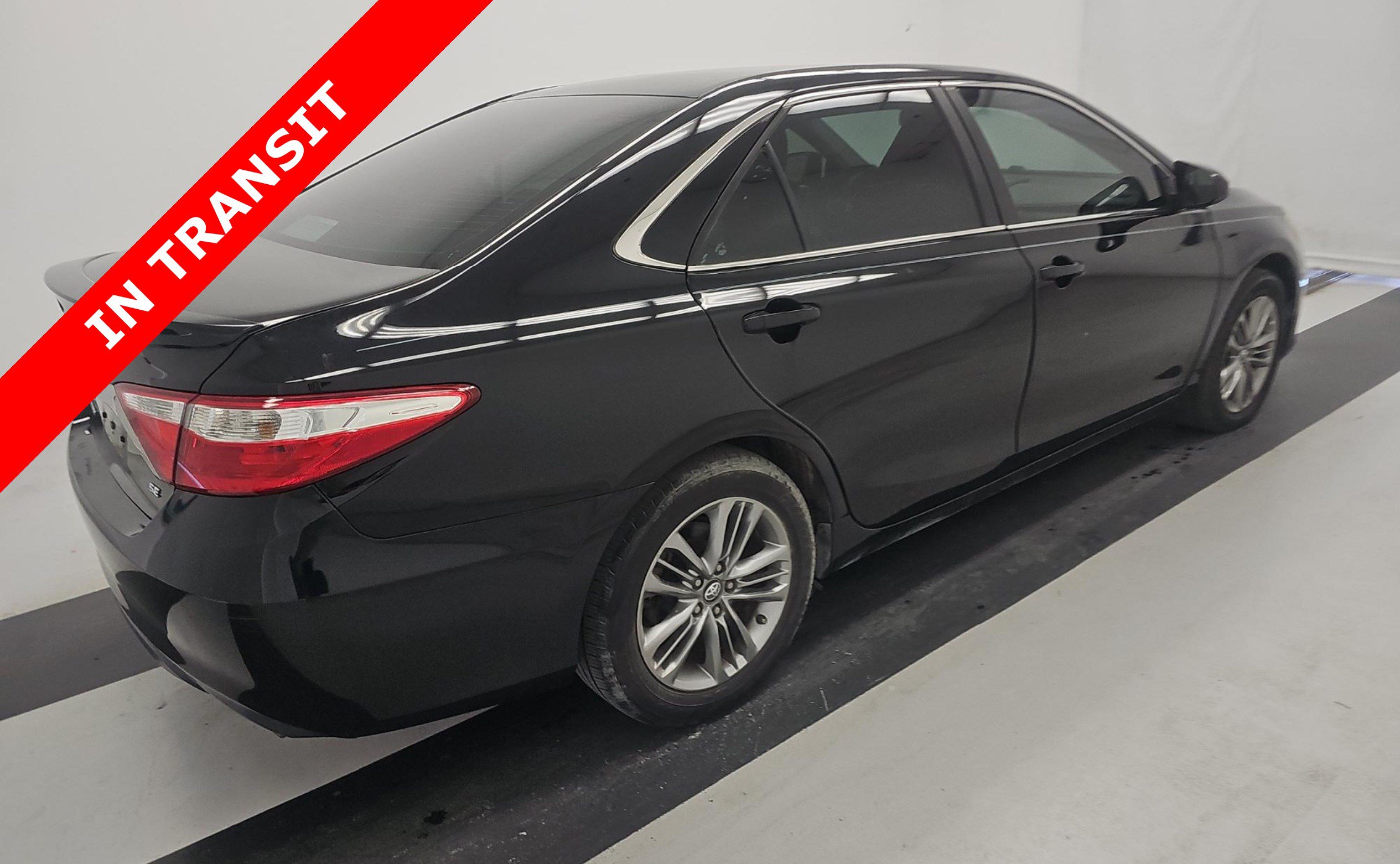 Used 2017 Toyota Camry SE FWD image 5