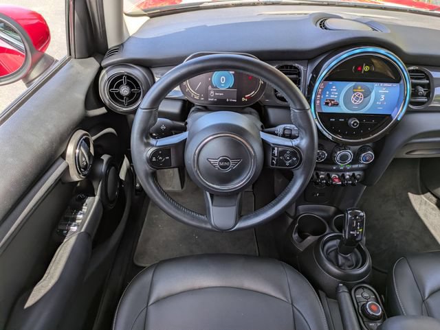 Used 2022 MINI Cooper 4-Door Hardtop w/ Storage Package FWD image 12