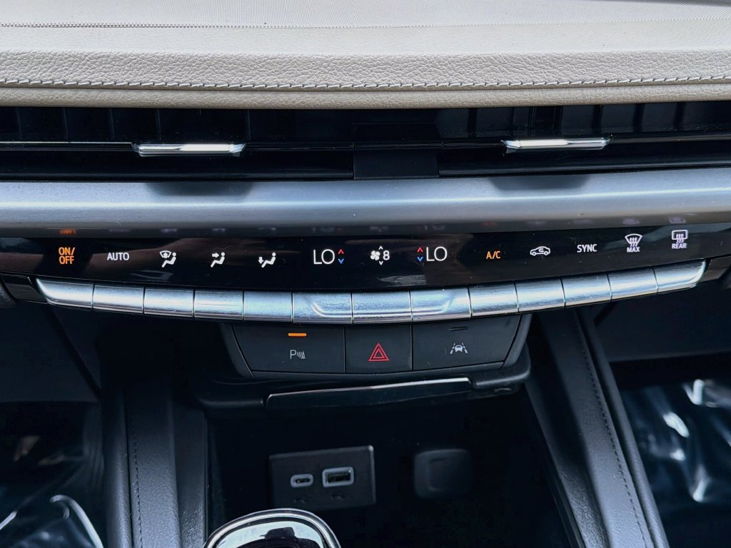 Used 2024 Cadillac XT4 Luxury FWD image 33