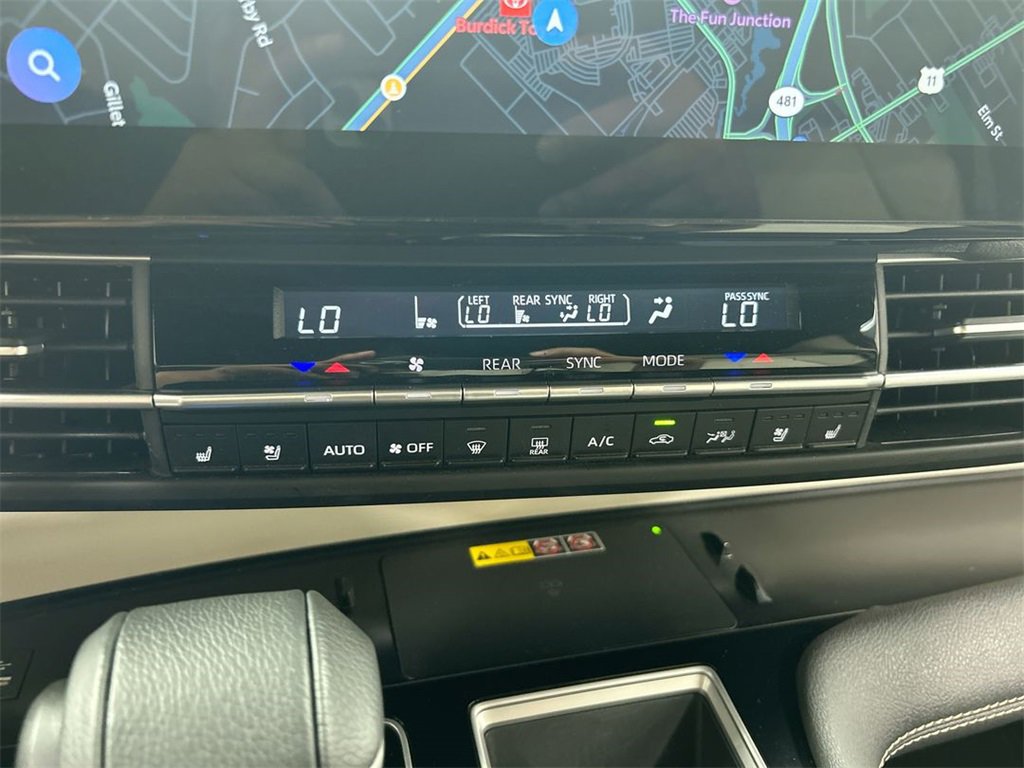 Used 2025 Toyota Sienna Platinum image 24