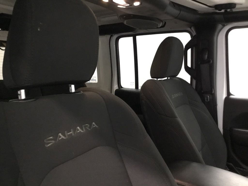 Used 2023 Jeep Wrangler Sahara image 22
