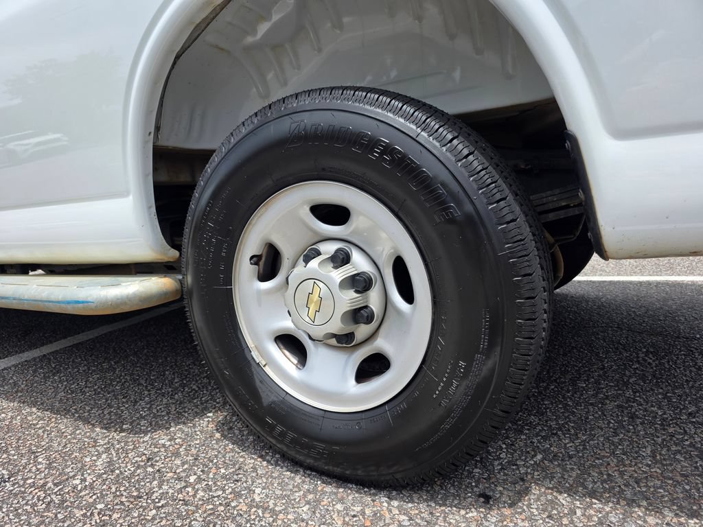 Certified 2025 Chevrolet Express 2500 w/ Driver Convenience Package RWD image 22