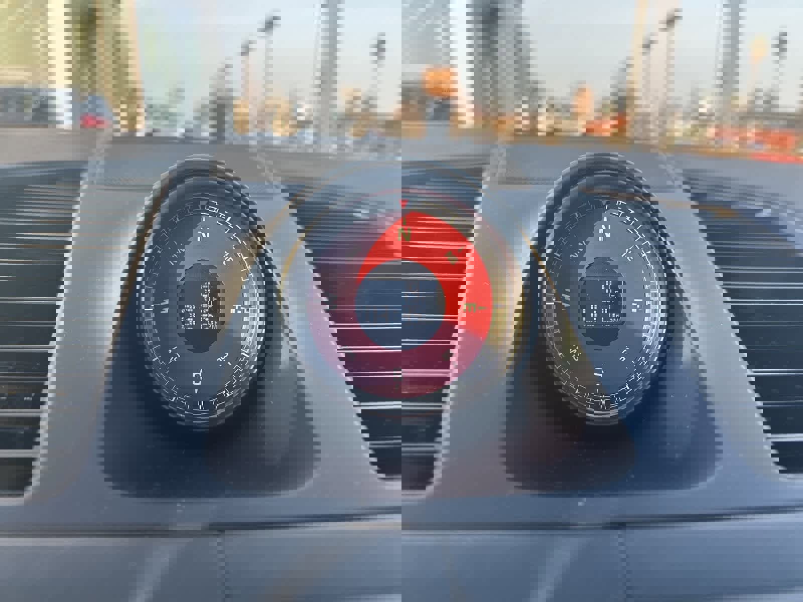 Used 2023 Porsche Cayenne Platinum Edition image 34