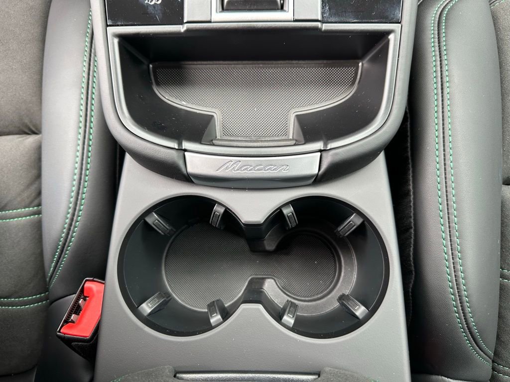 Certified 2026 Porsche Macan GTS image 27