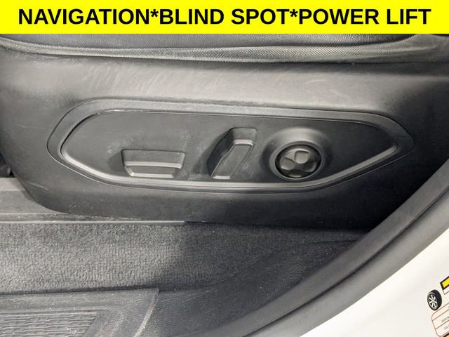 Used 2022 Jeep Grand Cherokee L Limited w/ Black Appearance Package image 15