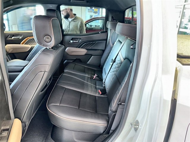 Used 2024 GMC Canyon Denali image 22