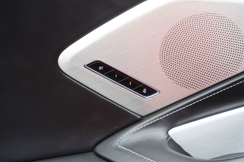 Used 2020 Chevrolet Corvette Stingray Premium Cpe w/ 3LT Preferred Equipment Group image 21