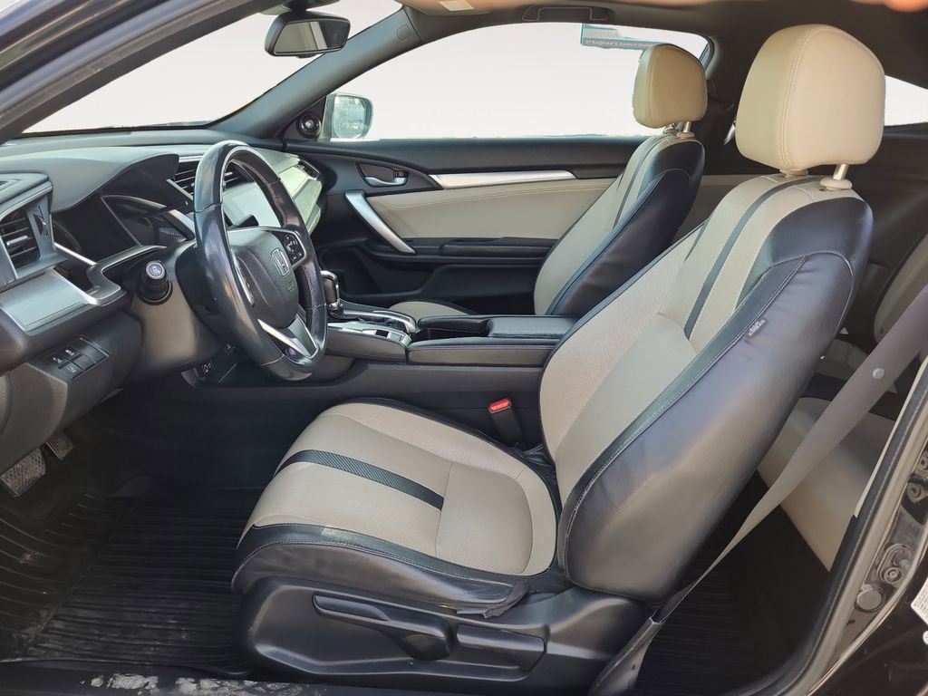Used 2016 Honda Civic Touring image 9
