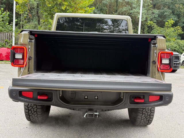 Used 2025 Jeep Gladiator Rubicon AWD/4WD image 22