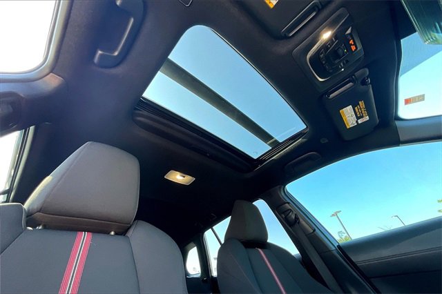 Used 2024 Toyota Corolla Cross AWD Hybrid w/ Moonroof Package image 22