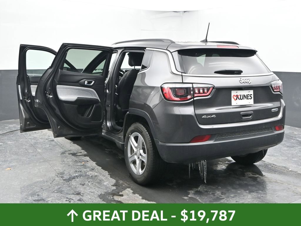Used 2024 Jeep Compass Latitude image 57