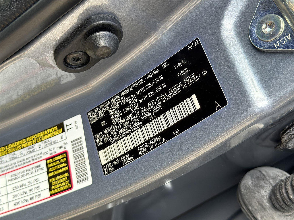 Used 2022 Toyota Highlander XLE FWD image 35