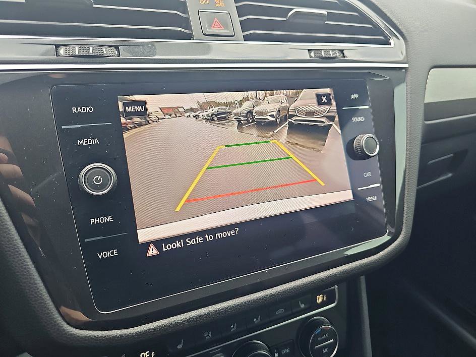 Used 2018 Volkswagen Tiguan SE image 26