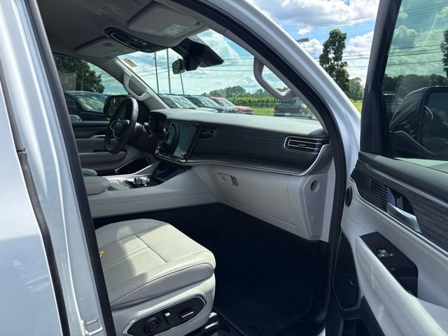 Used 2024 Jeep Wagoneer Series II w/ Flexible Seating Group AWD/4WD image 4