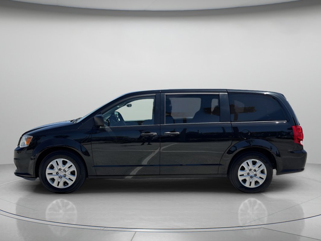 Used 2019 Dodge Grand Caravan SE w/ UConnect Hands-Free Group image 5