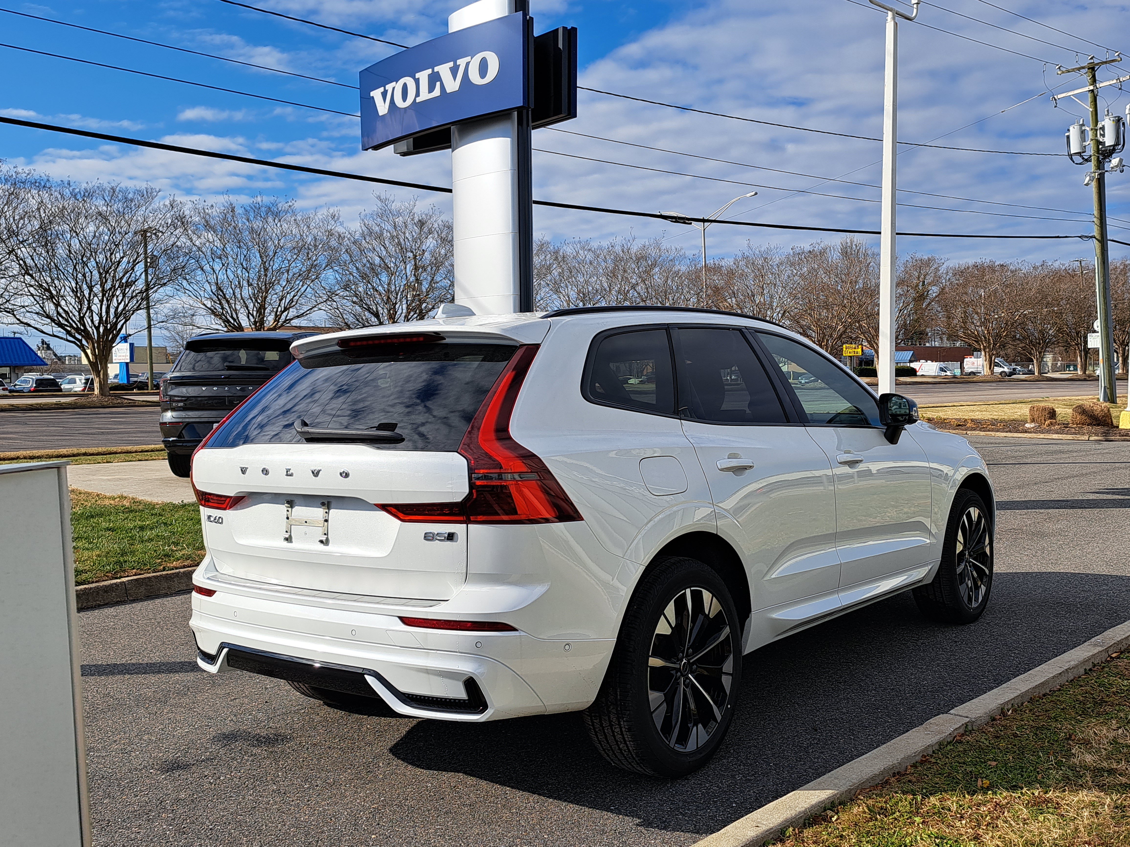 New 2026 Volvo XC60 B5 Plus w/ Protection Package Premier AWD/4WD image 3