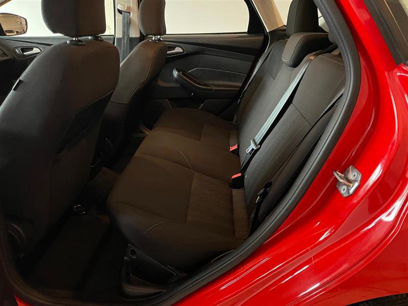 Used 2015 Ford Focus SE image 12
