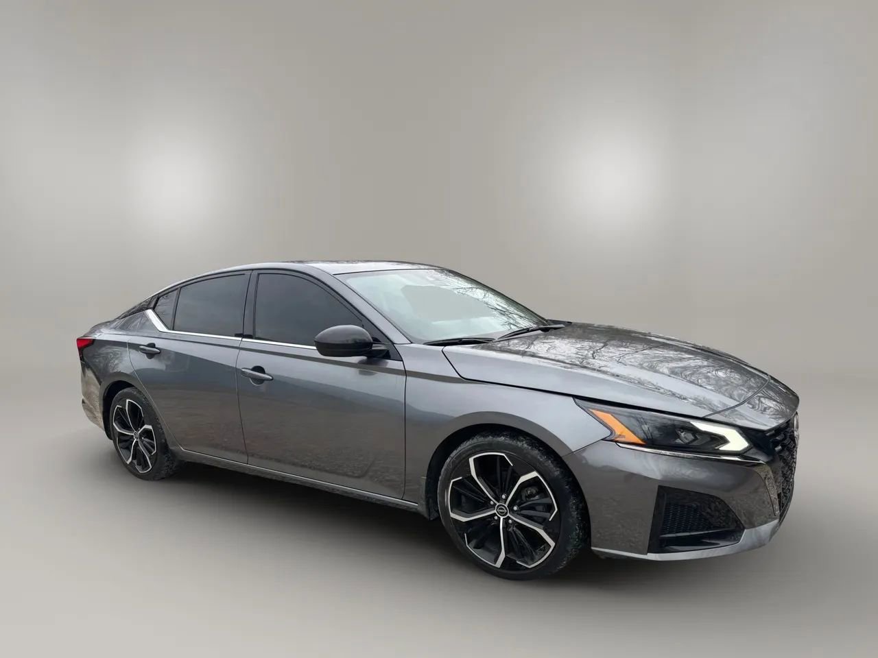 Used 2023 Nissan Altima 2.5 SR w/ SR Premium Package image 13