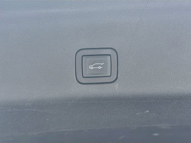 Used 2023 Chevrolet Tahoe Premier AWD/4WD image 14