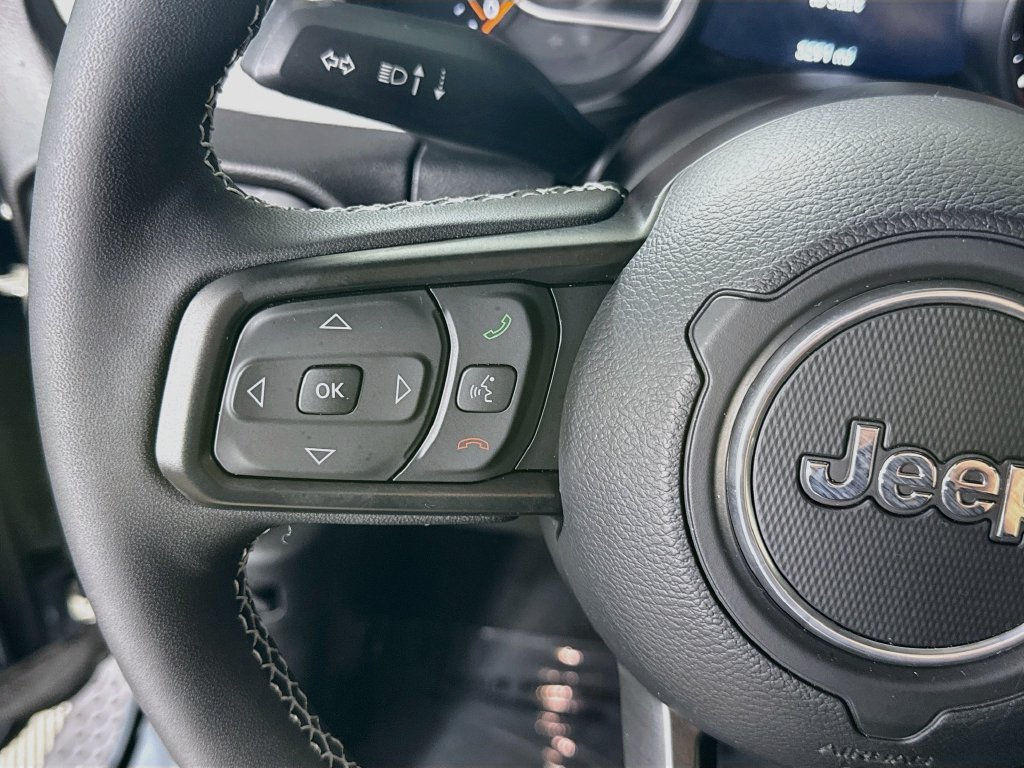 Used 2025 Jeep Wrangler Unlimited Sport AWD/4WD image 20