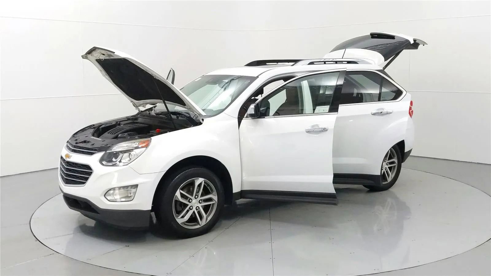 Used 2016 Chevrolet Equinox LTZ w/ Enhanced Convenience Package FWD image 11