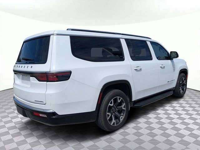 Used 2023 Jeep Wagoneer L Series III RWD image 4