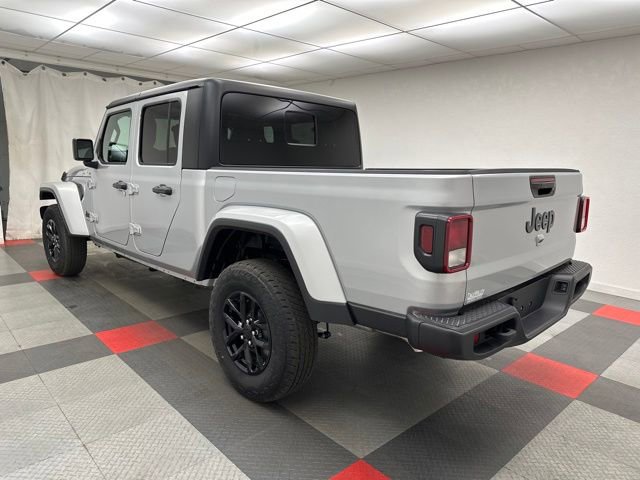 Used 2023 Jeep Gladiator Sport image 4