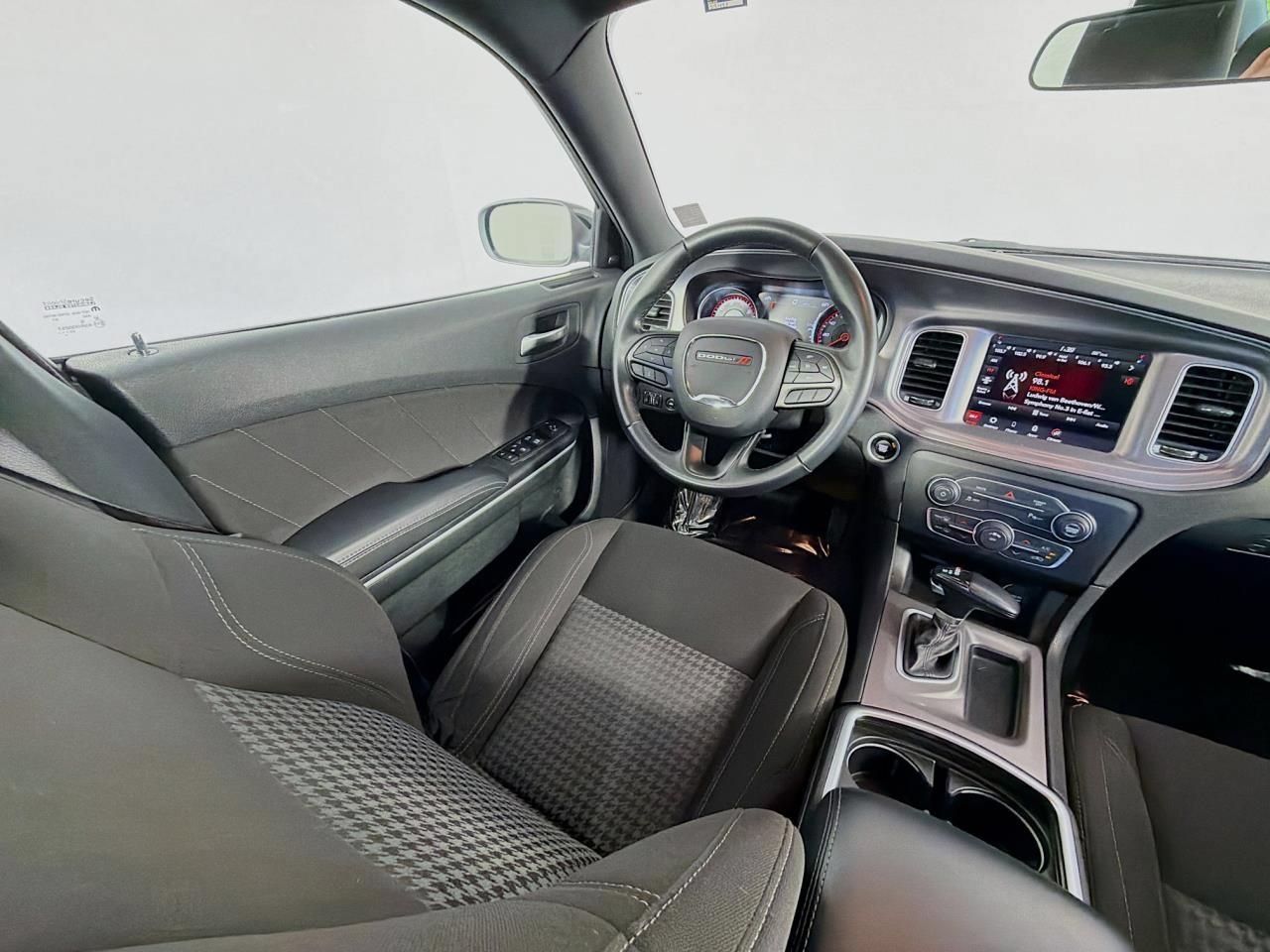 Used 2023 Dodge Charger SXT RWD image 11