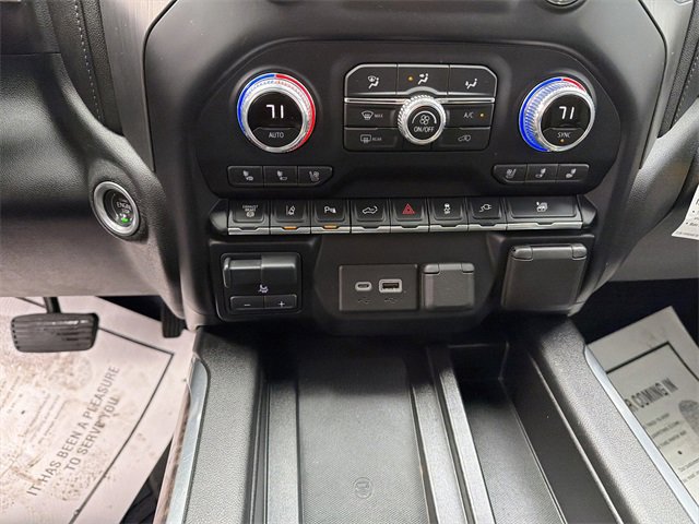Used 2022 GMC Sierra 3500 Denali w/ Technology Package image 21