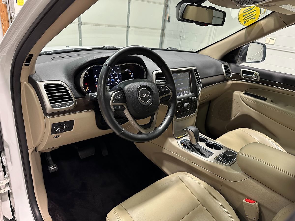 Used 2016 Jeep Grand Cherokee Limited AWD/4WD image 30