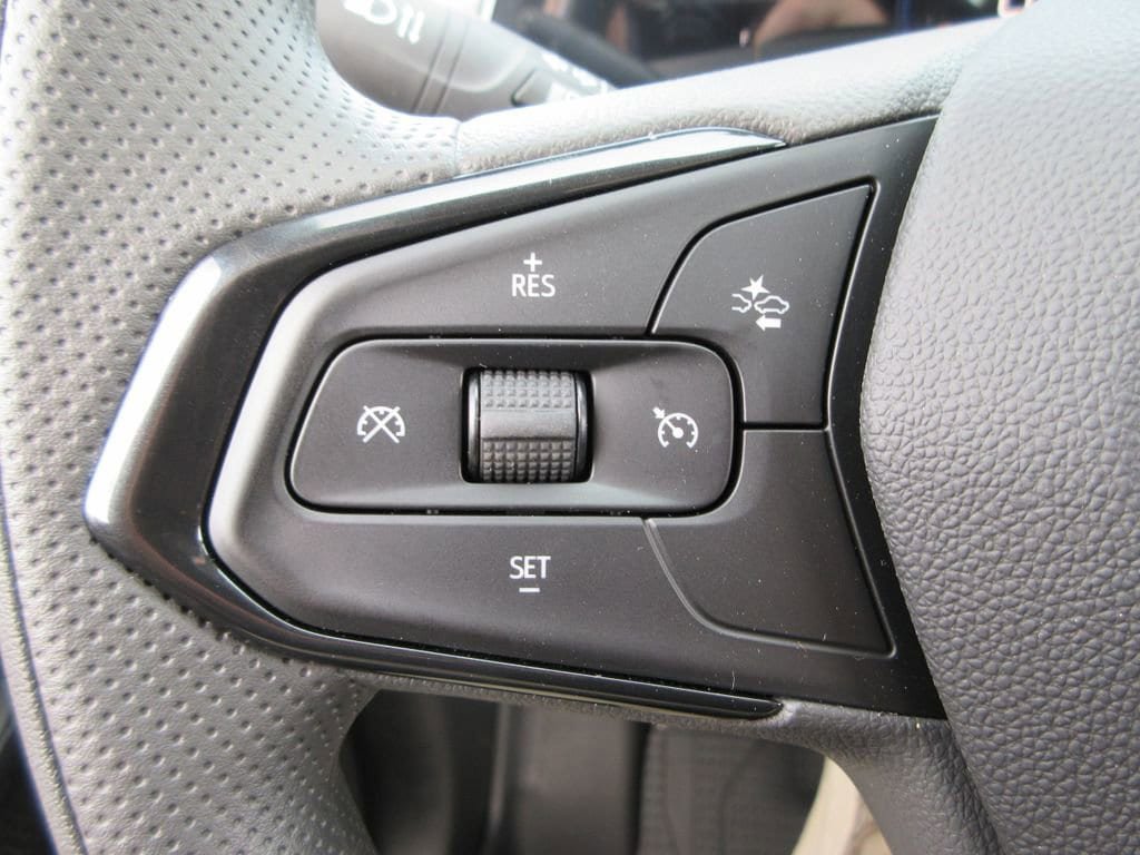 New 2026 Chevrolet Trax LT w/ LPO, Blackout Package FWD image 24
