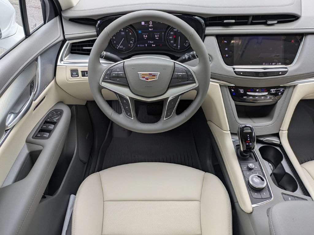 New 2026 Cadillac XT5 Premium Luxury w/ Driver Assist Package FWD image 18