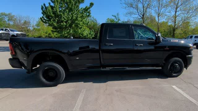 New 2026 RAM 3500 Tradesman AWD/4WD image 9