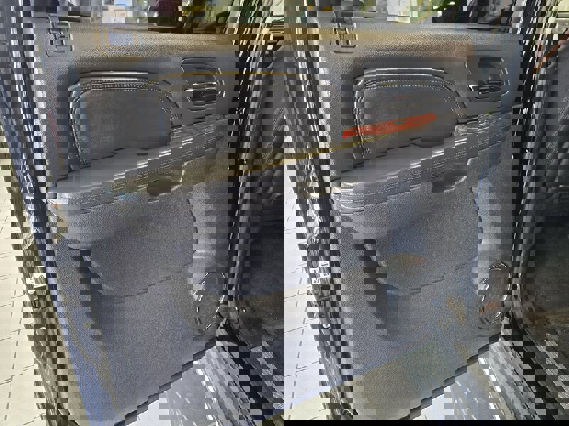 Used 2011 Cadillac Escalade ESV Luxury image 11