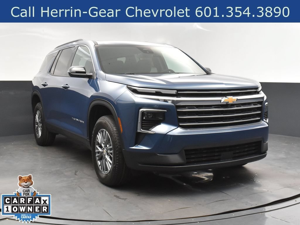 Used 2025 Chevrolet Traverse LT FWD image 8