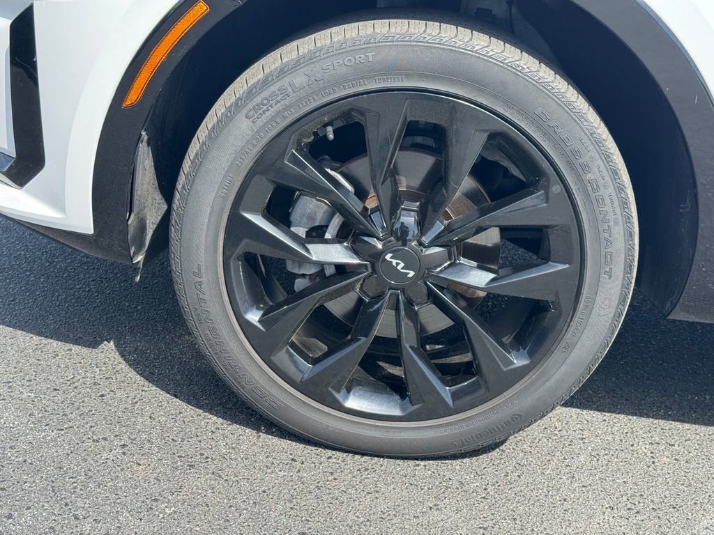 Certified 2022 Kia Sorento SX image 9