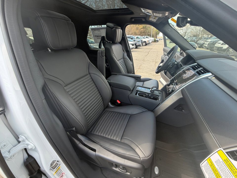 New 2026 Land Rover Discovery Limited Edition AWD/4WD image 27