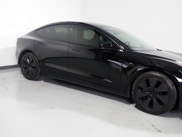 Used 2025 Tesla Model 3 AWD/4WD image 46