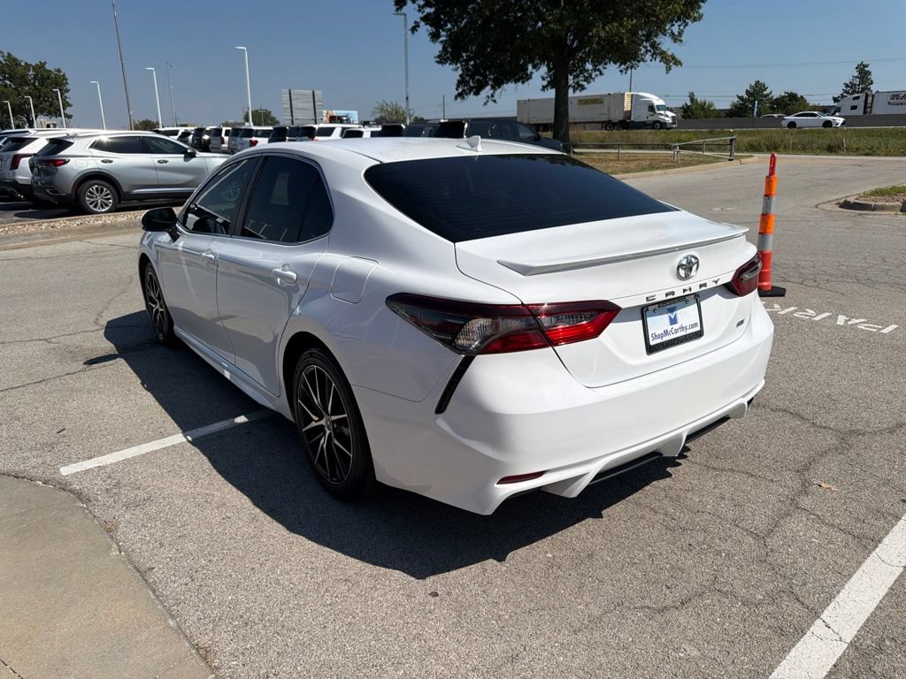Used 2024 Toyota Camry SE FWD image 5