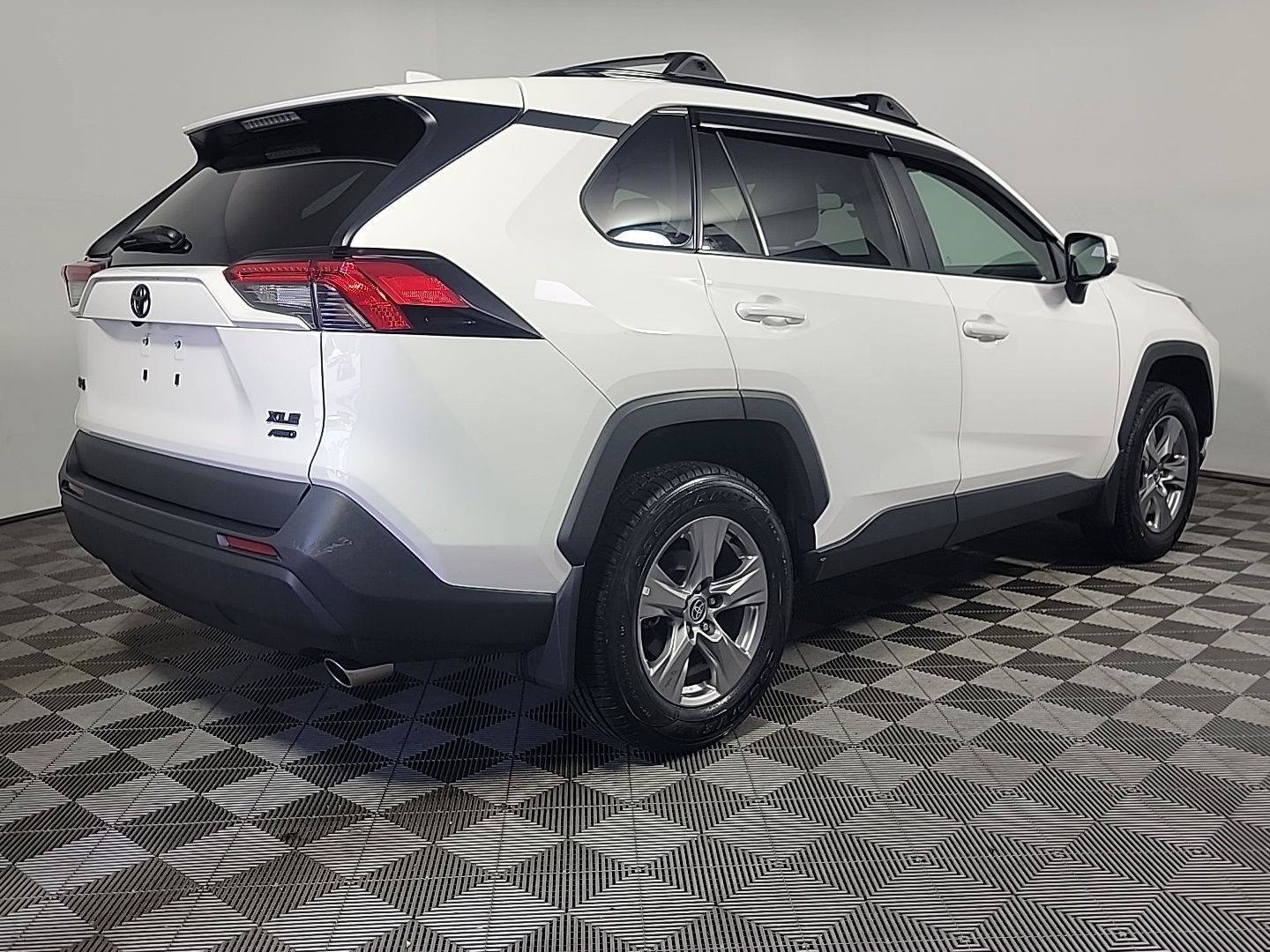 Used 2023 Toyota RAV4 XLE w/ Convenience Package AWD/4WD image 4
