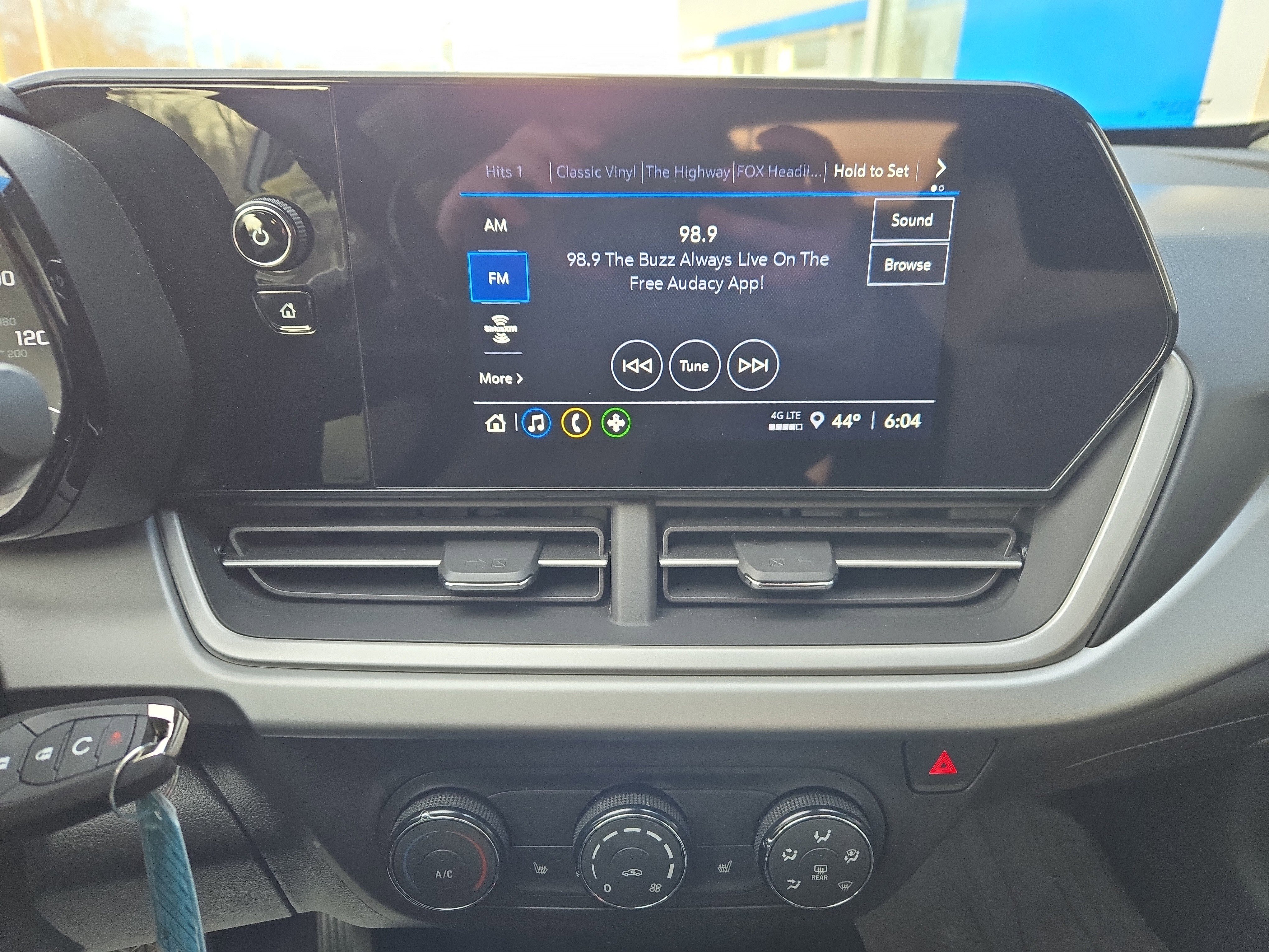 Used 2024 Chevrolet Trax LS w/ LS Convenience Package image 7