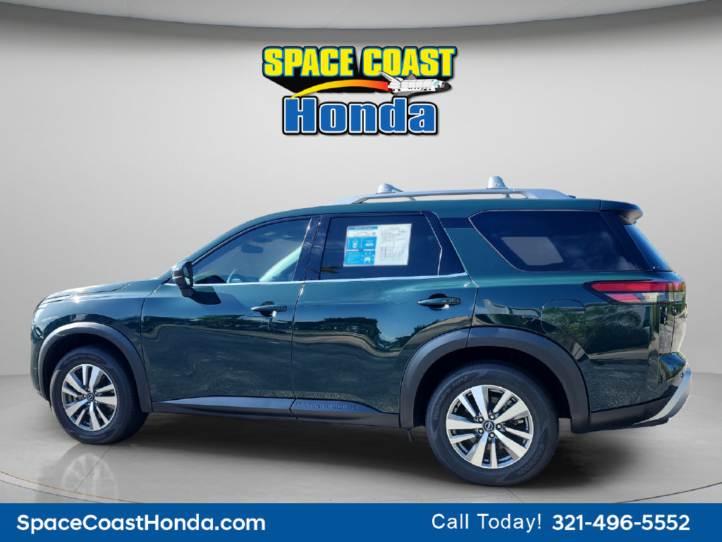 Used 2023 Nissan Pathfinder SL w/ Lighting Package (N92) FWD image 11