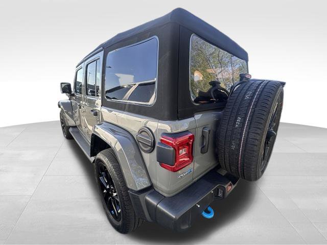 Used 2022 Jeep Wrangler Unlimited Sahara w/ Cold Weather Group AWD/4WD image 3
