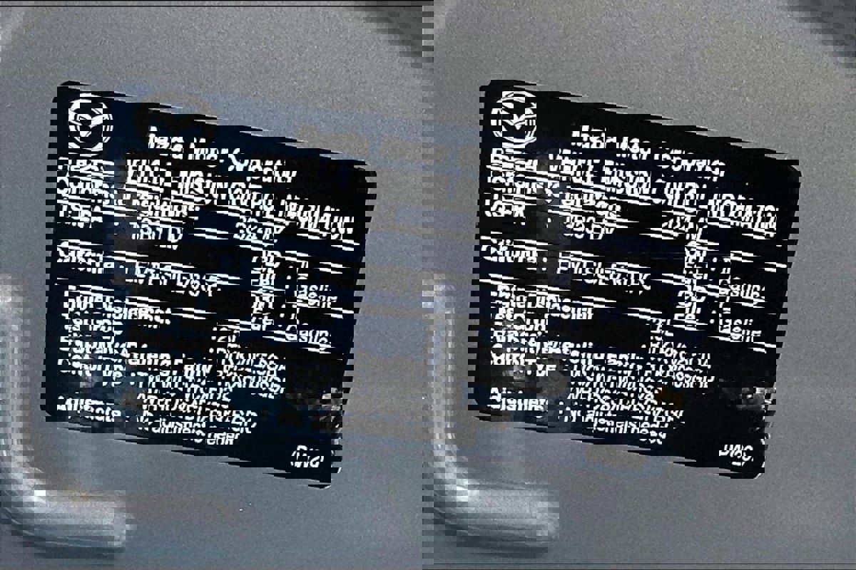 Used 2024 MAZDA MAZDA3 s image 29