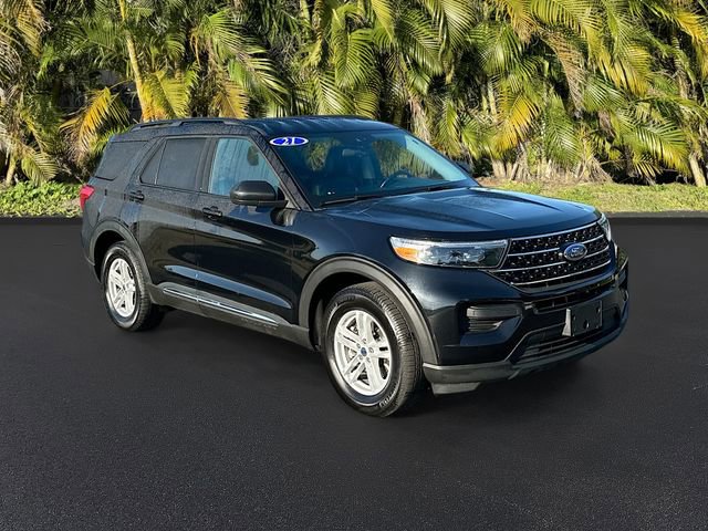 Used 2021 Ford Explorer XLT image 2