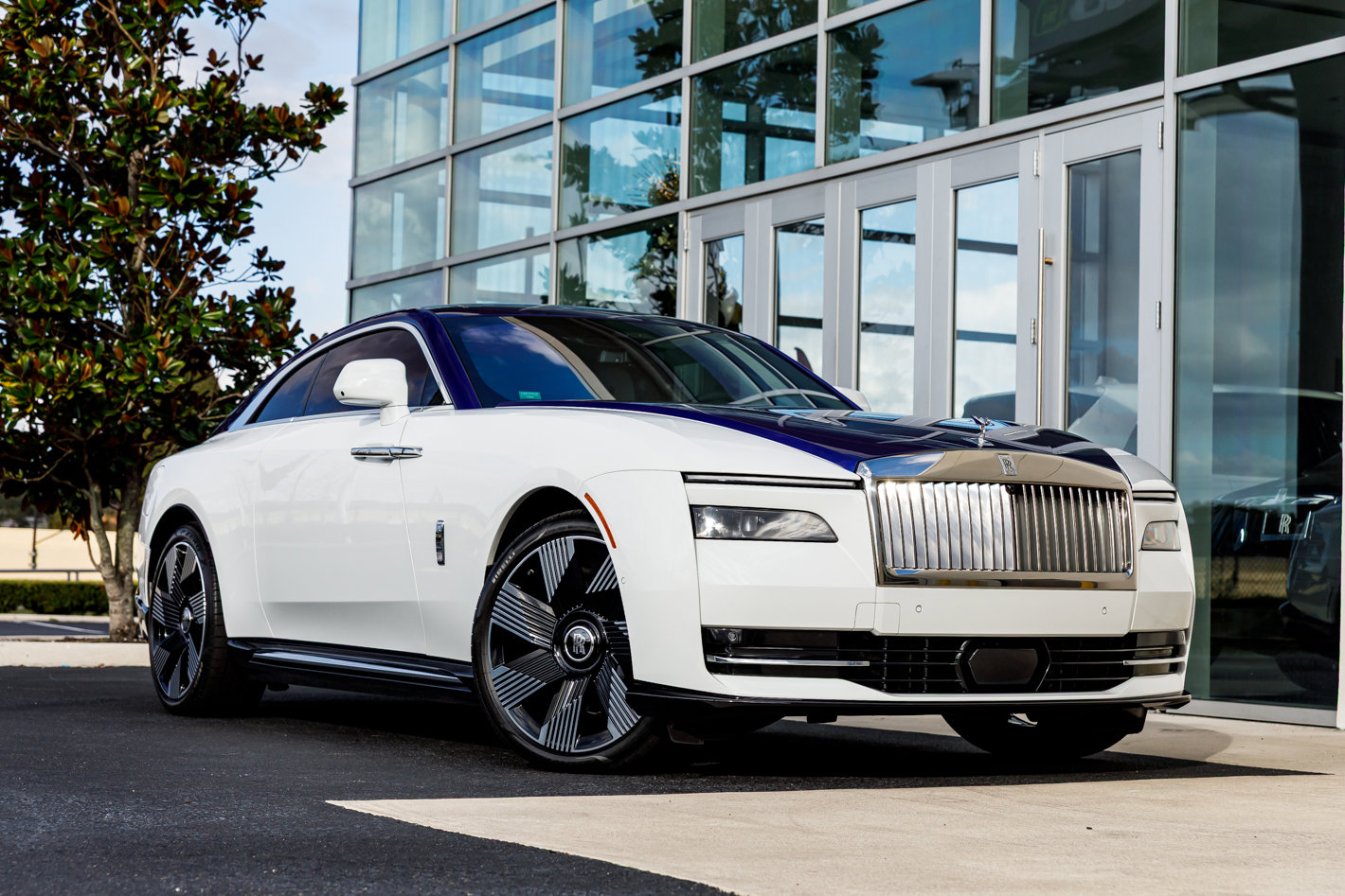 Used 2024 Rolls-Royce Spectre w/ Spectre Launch Package AWD/4WD image 29