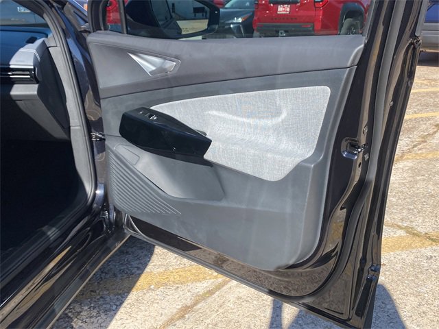 Used 2024 Volkswagen ID.4 Standard image 10