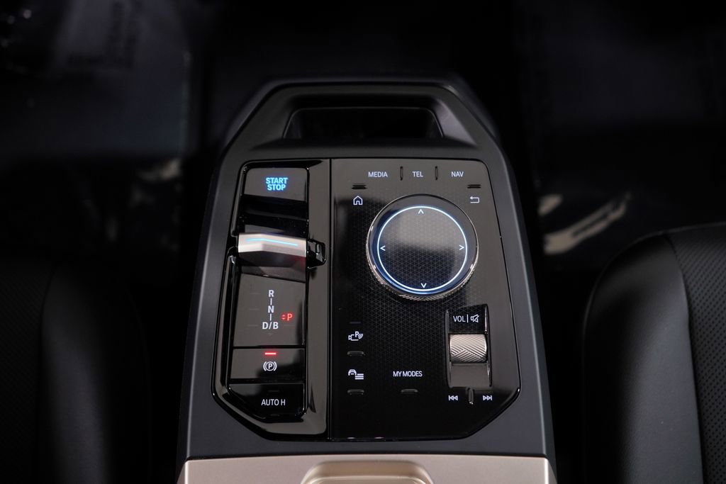 Used 2026 BMW iX xDrive60 image 13