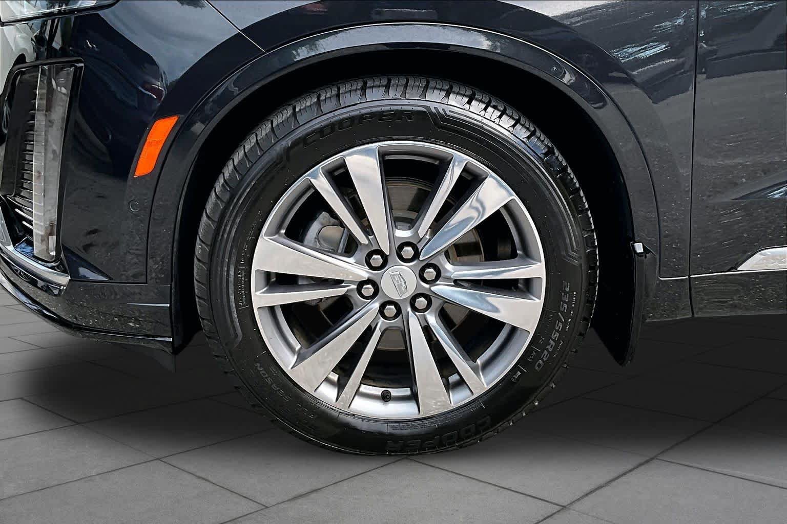 Used 2020 Cadillac XT6 Premium Luxury FWD image 11
