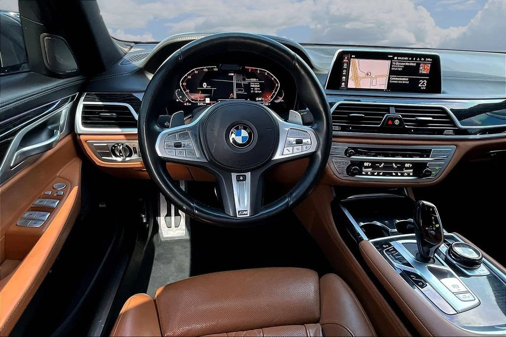Used 2020 BMW 740i w/ M Sport Package RWD image 8